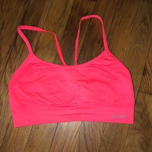 Seamless sports bra